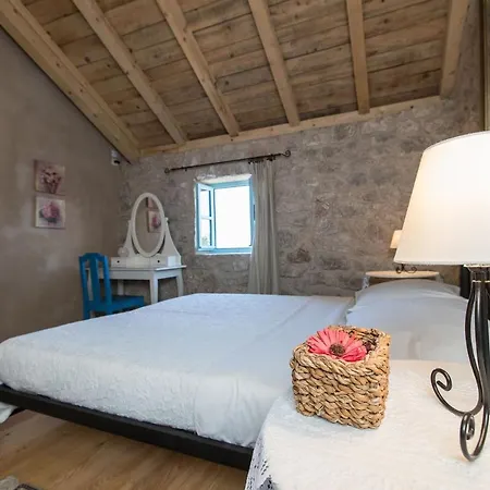 House Alba Holiday home Grizane-Belgrad